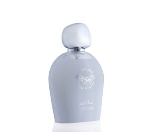 White Musk - مسك أبيض Brand: Anfas Al Khaleej Perfumes Fragrance Type: eau de parfum Size : 100ml Fragrance Family: Floral/Powdery Fragrance Description: Top Note: Orange, Rhubarb, Violet Middle Note: Cedar wood, Lily, Rose Base Note: Musk, Amber, Tonka bean العلامة التجارية: أنفاس الخليج  للعطور نوع العطر: او دي بارفان الحجم: 100 مل من عائلة الزهور/البودرة :مكونات العطر النوتة العليا: البرتقال ، الراوند ، البنفسج النوتة الوسطى "قلب العطر": خشب شجرة الأرز ، الزنبق ، الورد الجوري قاعدة العطر"النوتة السفلى": المسك ، العنبر ، حبوب فول التونكا