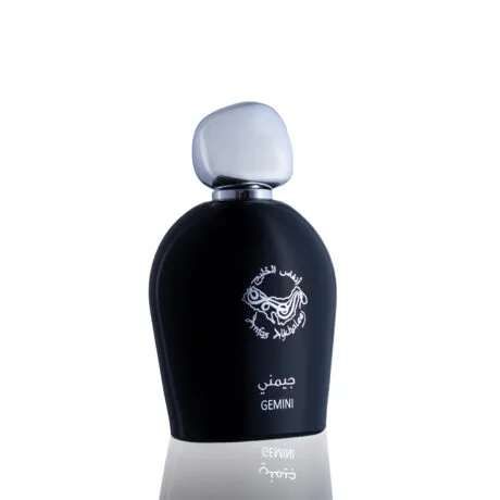 GEMINI - جيمني Brand: Anfas Al Khaleej Perfumes Fragrance Type: eau de parfum Size: 100ml Fragrance Family: Oriental Floral Fragrance Description: Top Note: Fresh (Bergamot, Orange, Lemon) Middle Note: Fruity (Peach, Pear, Cotton Candy), Floral (Jasmine, Lily of the Valley, Rose) Base Note: Ambery (Amber, White musk, Sandal, Vanilla) العلامة التجارية: أنفاس الخليج للعطور نوع العطر: او دي بارفان الحجم: 100 مل من عائلة العطور الشرقية الوردية :مكونات العطر (النوتة العليا: فريش (البرغموت, البرتقال, الليمون النوتة الوسطى "قلب العطر": الفواكه (الخوخ ، الكمثرى ، حلوى غزل البنات) ، الأزهار (الياسمين ، زنبق الوادي ، الجوري) (قاعدة العطر"النوتة السفلى": العنبر (العنبر ، المسك الأبيض ، الصندل ، الفانيليا